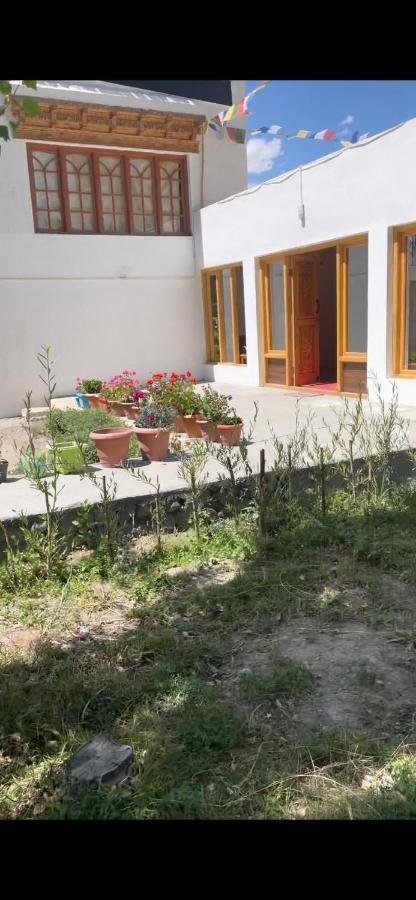 Sernang Homestay Hundar Exterior foto
